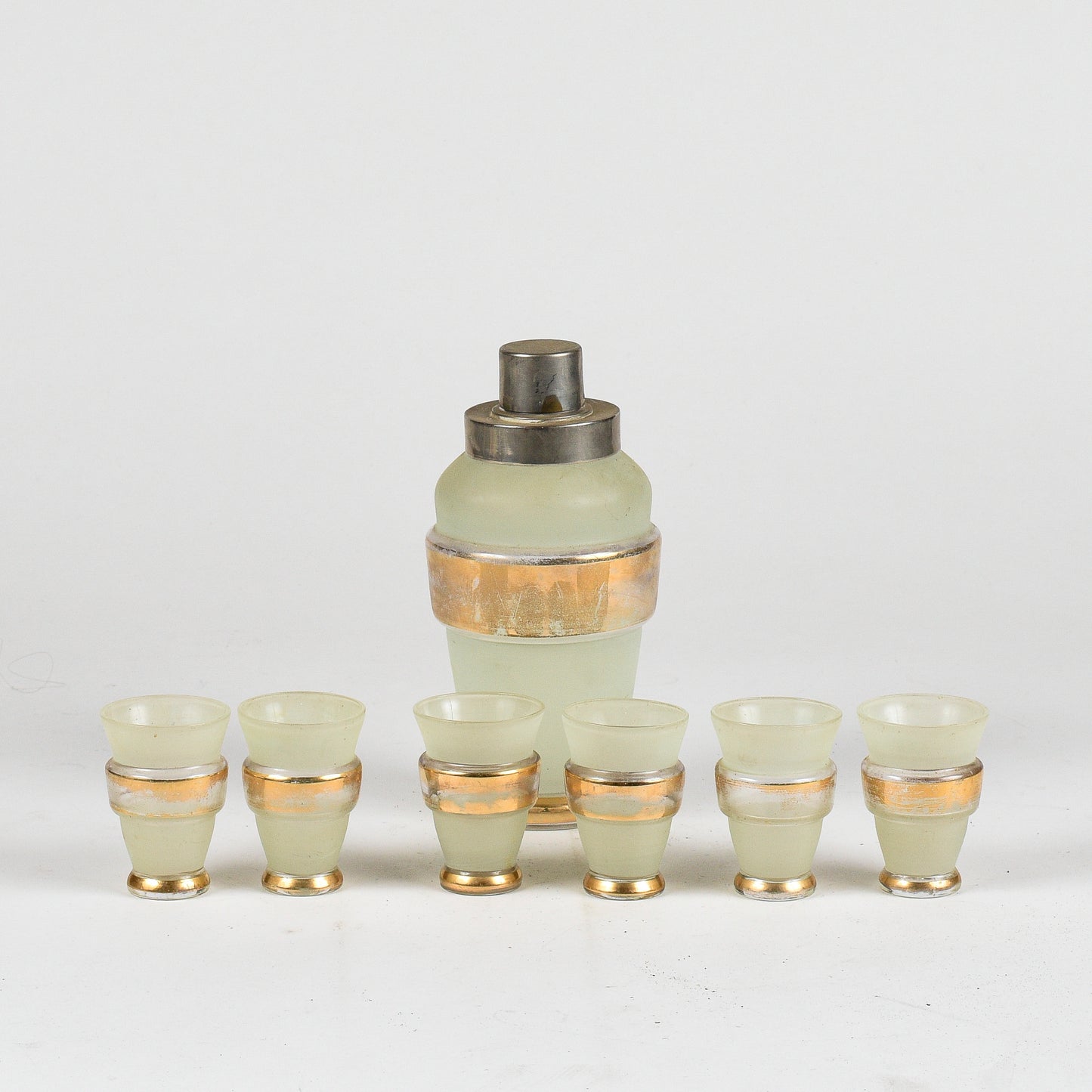 Set da cocktail con shaker e bicchierini in vetro decorato epoca liberty
