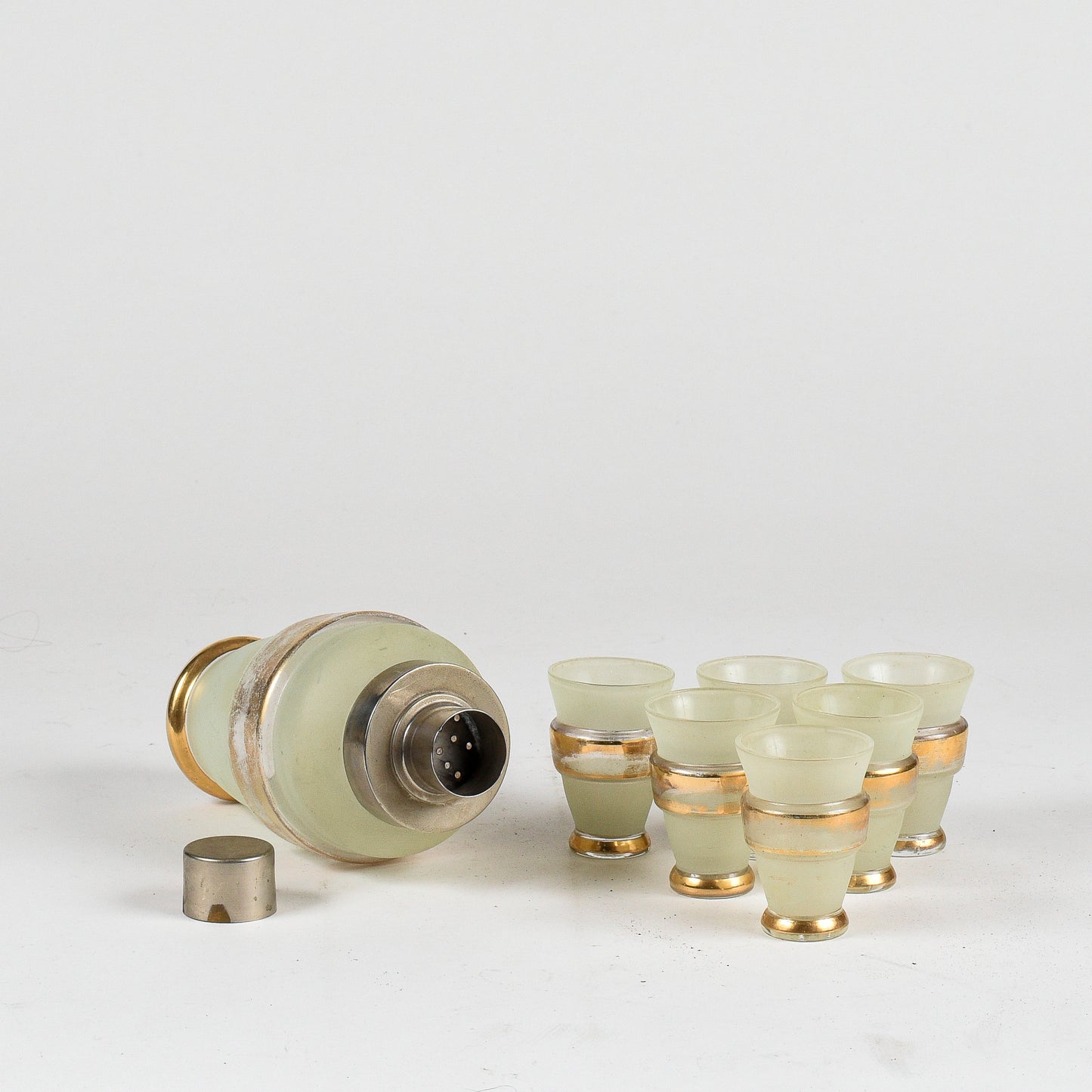 Set da cocktail con shaker e bicchierini in vetro decorato epoca liberty