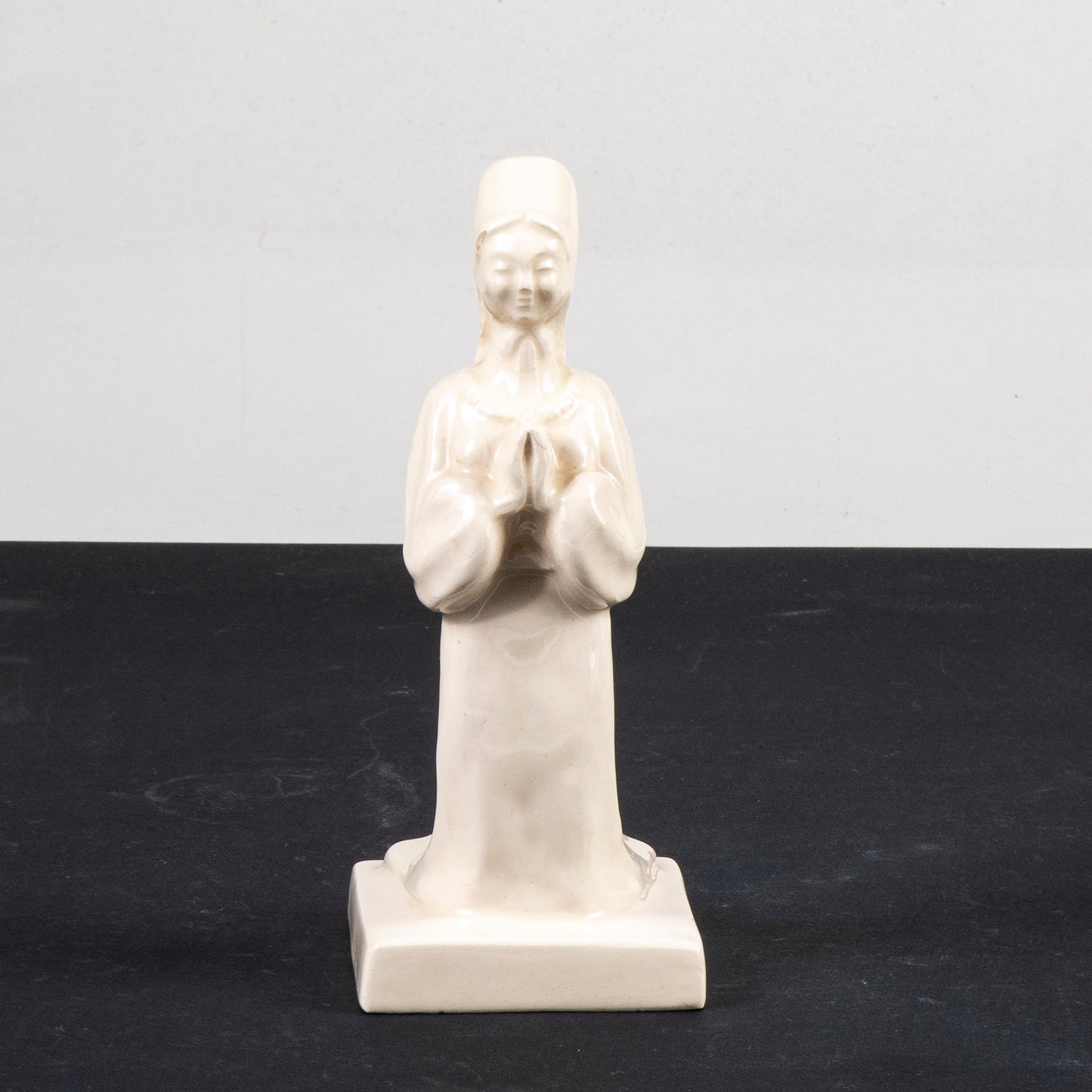 Statua ceramica firmata Urbino 936 donna in preghiera