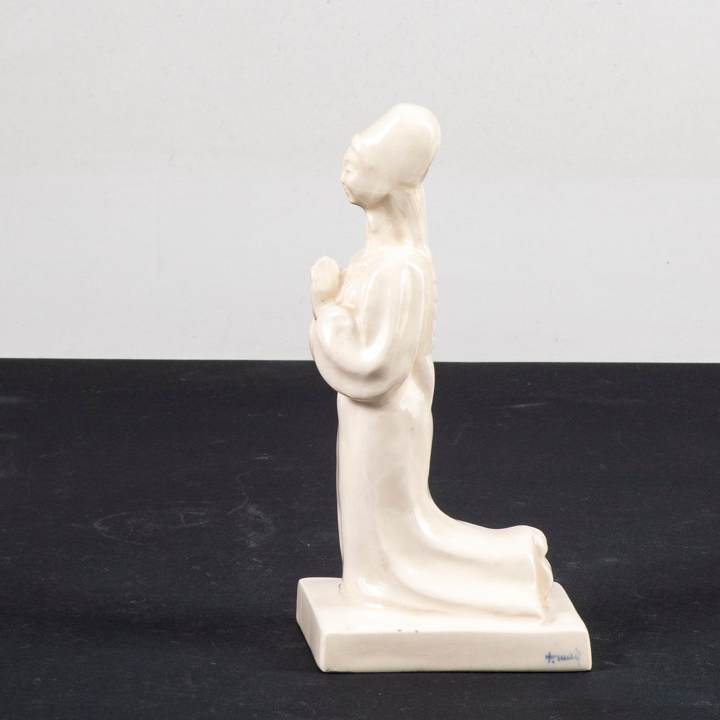 Statua ceramica firmata Urbino 936 donna in preghiera