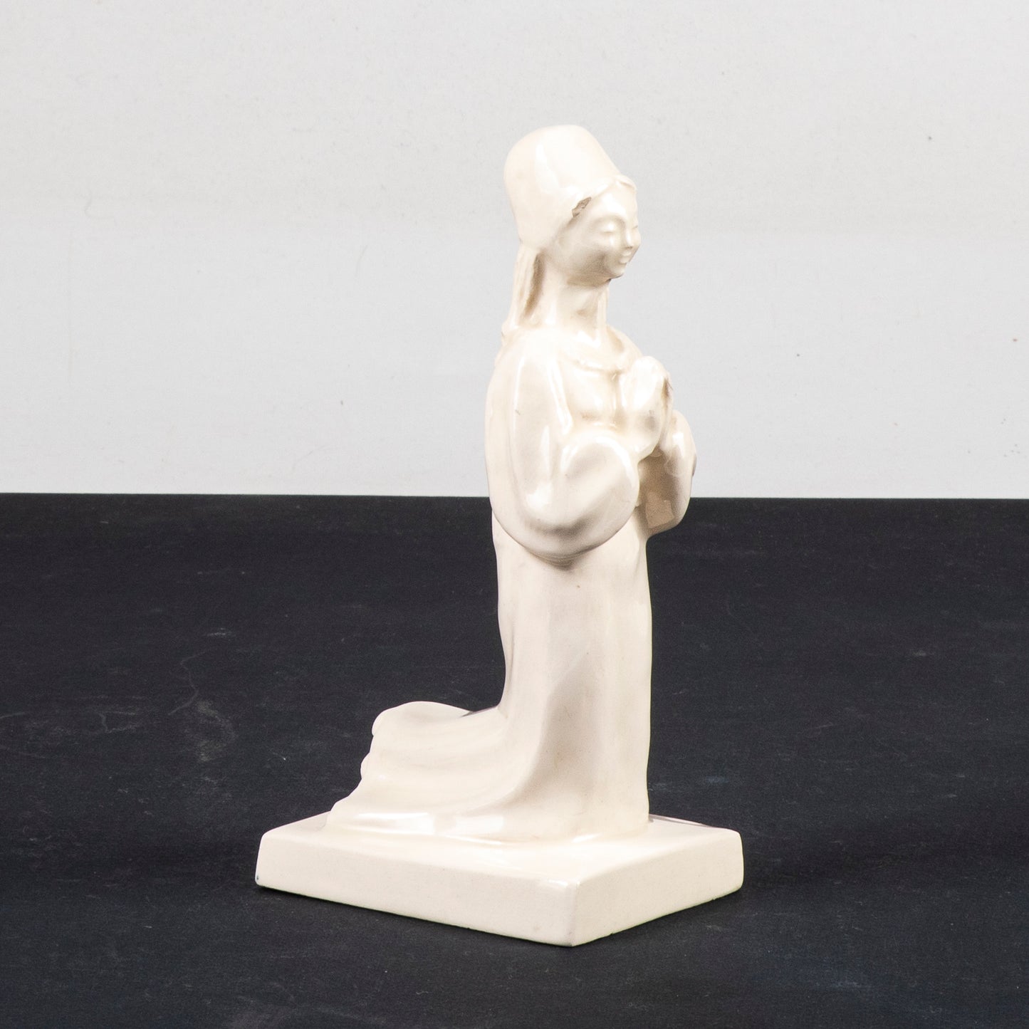 Statua ceramica firmata Urbino 936 donna in preghiera