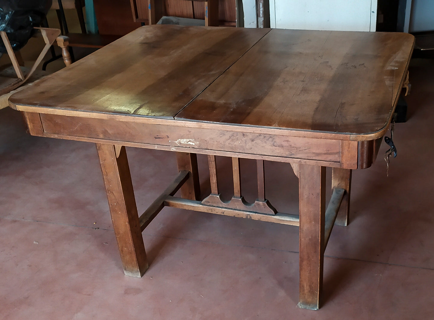 tavolo allungabile epoca Liberty in mogano da restaurare