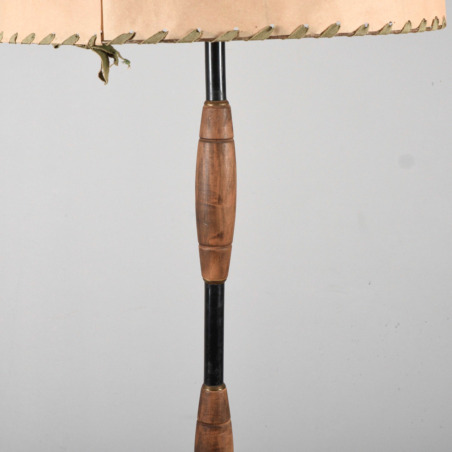 Lampada piantana da terra art deco stile Stilnovo paralume in carta pergamena con imbarcazioni dipinte