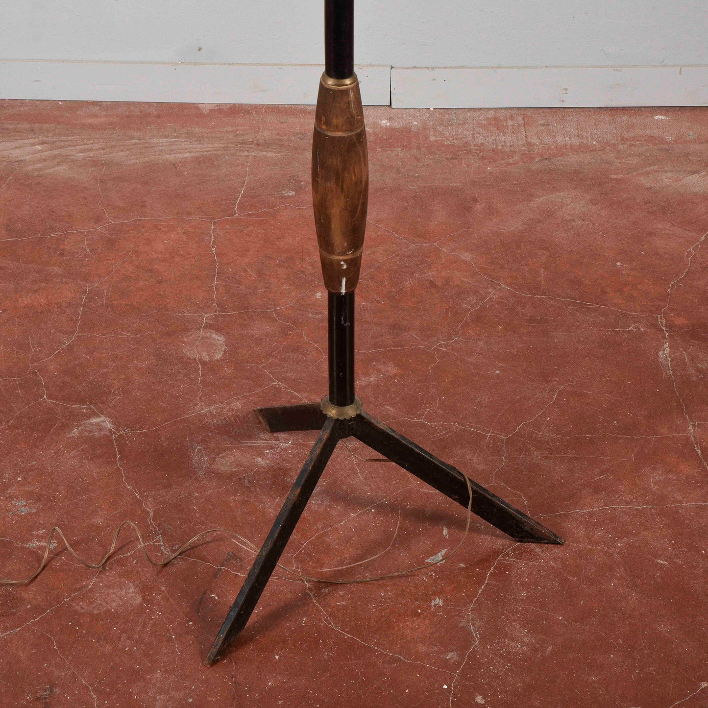 Lampada piantana da terra art deco stile Stilnovo paralume in carta pergamena con imbarcazioni dipinte