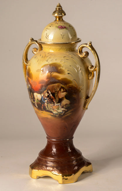 VASO CON COPERCHIO DELLA DITTA FALCON ENGLAND POTTERY, FINE 800 PRIMO 900