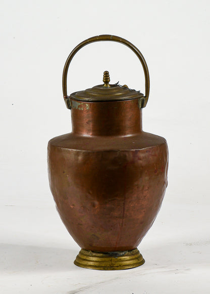 Anfora brocca in rame con beccuccio in ottone  Italia  1800