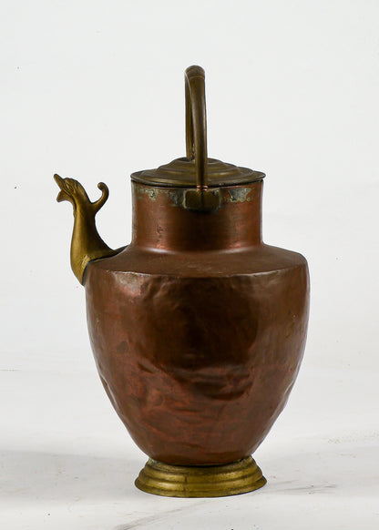 Anfora brocca in rame con beccuccio in ottone  Italia  1800