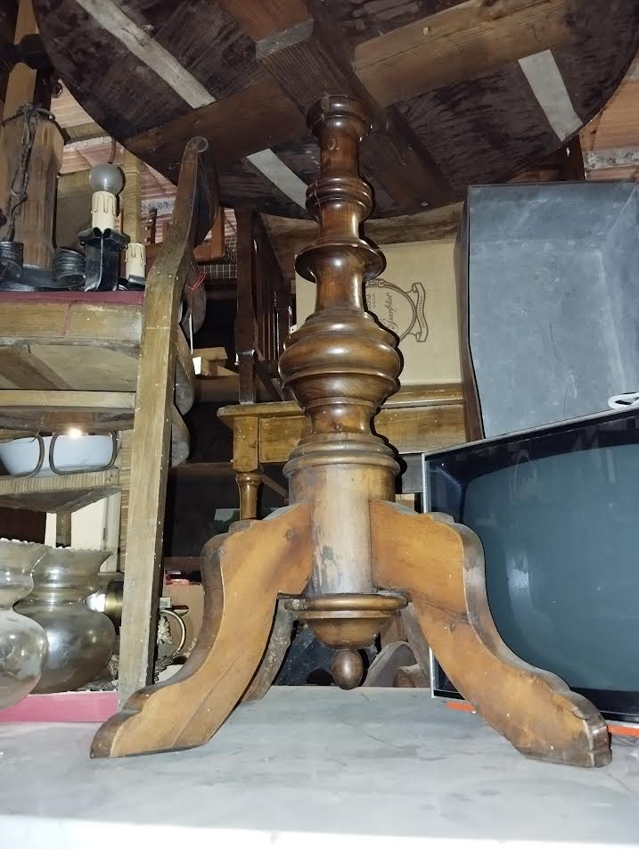 Tavolino rotondo in noce Italia Luigi Filippo