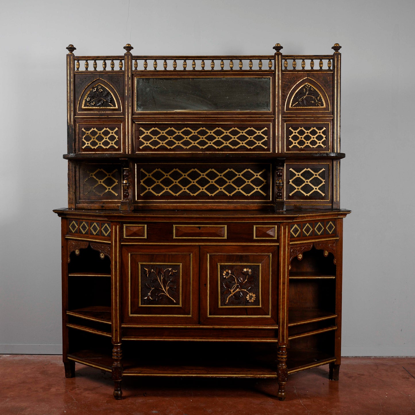 Credenza con alzata piattaia intagliata  epoca Liberty
