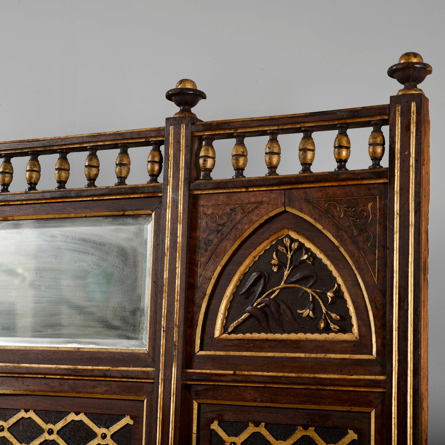 Credenza con alzata piattaia intagliata  epoca Liberty