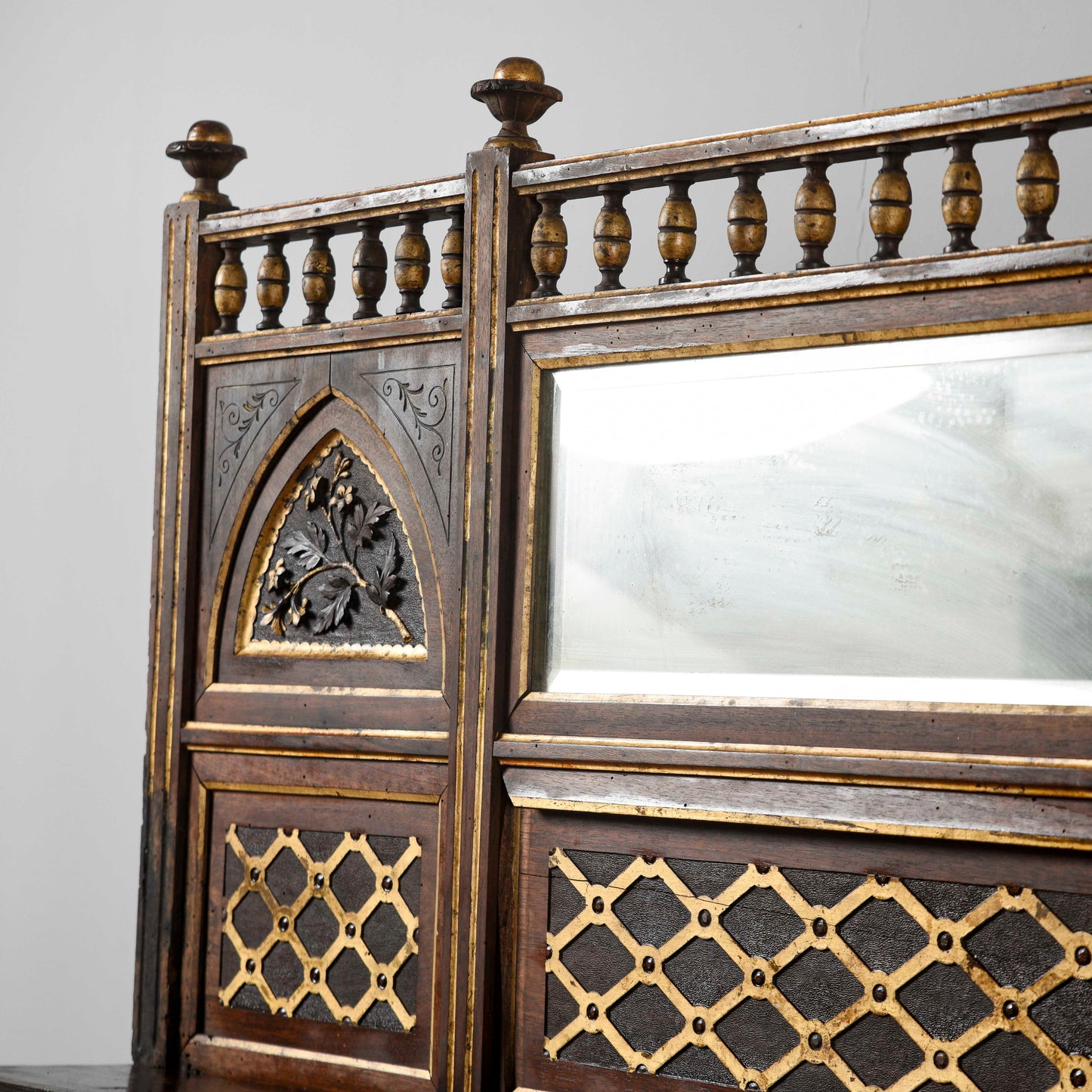Credenza con alzata piattaia intagliata  epoca Liberty