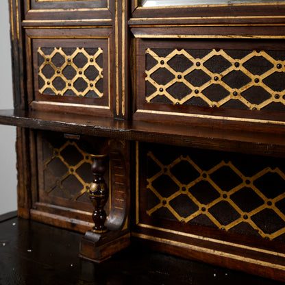 Credenza con alzata piattaia intagliata  epoca Liberty