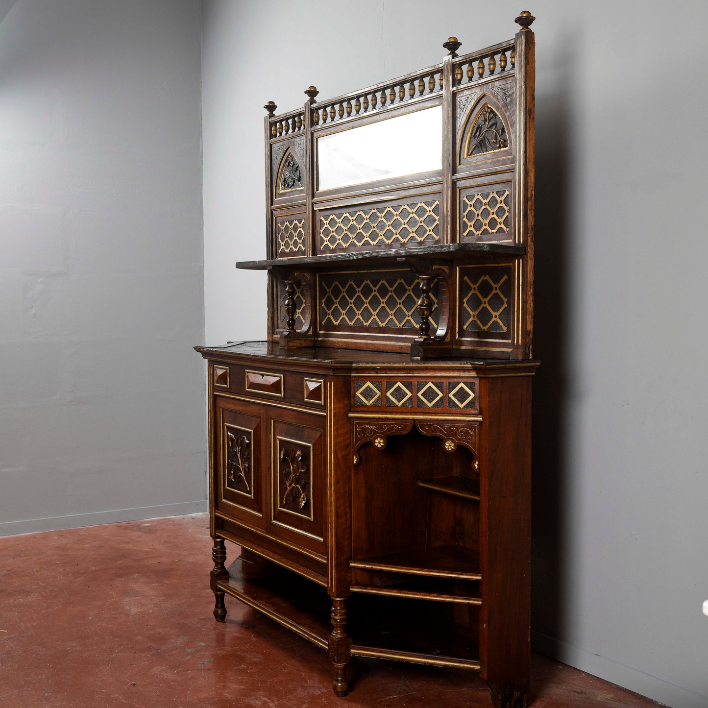 Credenza con alzata piattaia intagliata  epoca Liberty