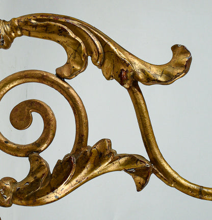Coppia di applique torciere a muro in ferro lavorato con parti tornite in legno dorate  a foglia oro Italia  Luigi XV