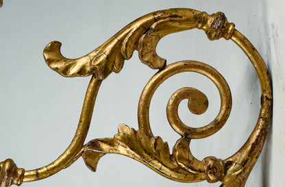 Coppia di applique torciere a muro in ferro lavorato con parti tornite in legno dorate  a foglia oro Italia  Luigi XV