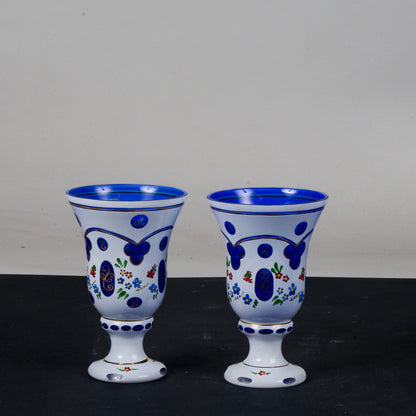 Coppia di calici in cristallo di Boemia decorati a mano