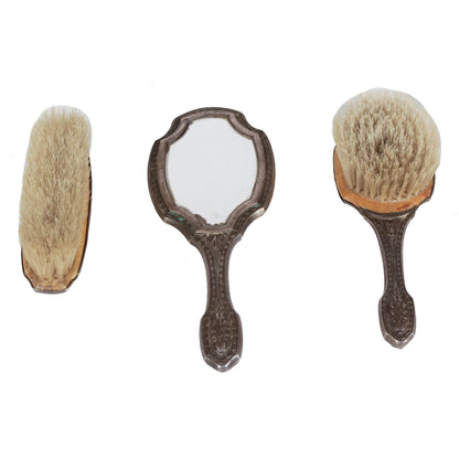 SET DA TOLETTA SPAZZOLE E SPECCHIO IN METALLO NOBILE LAVORATO ITALIA PRIMO 900