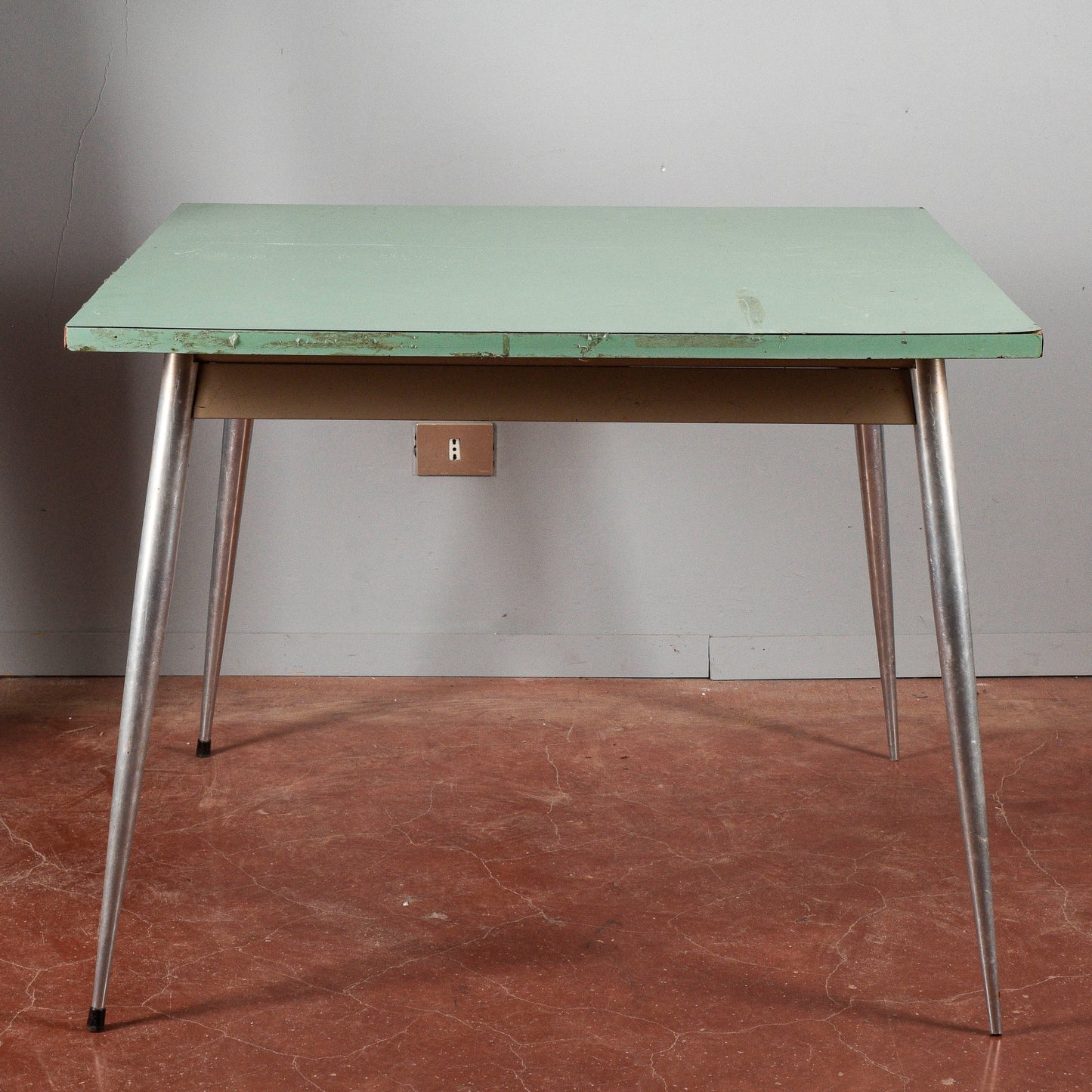 Tavolo quadrato con piano verde anni 60