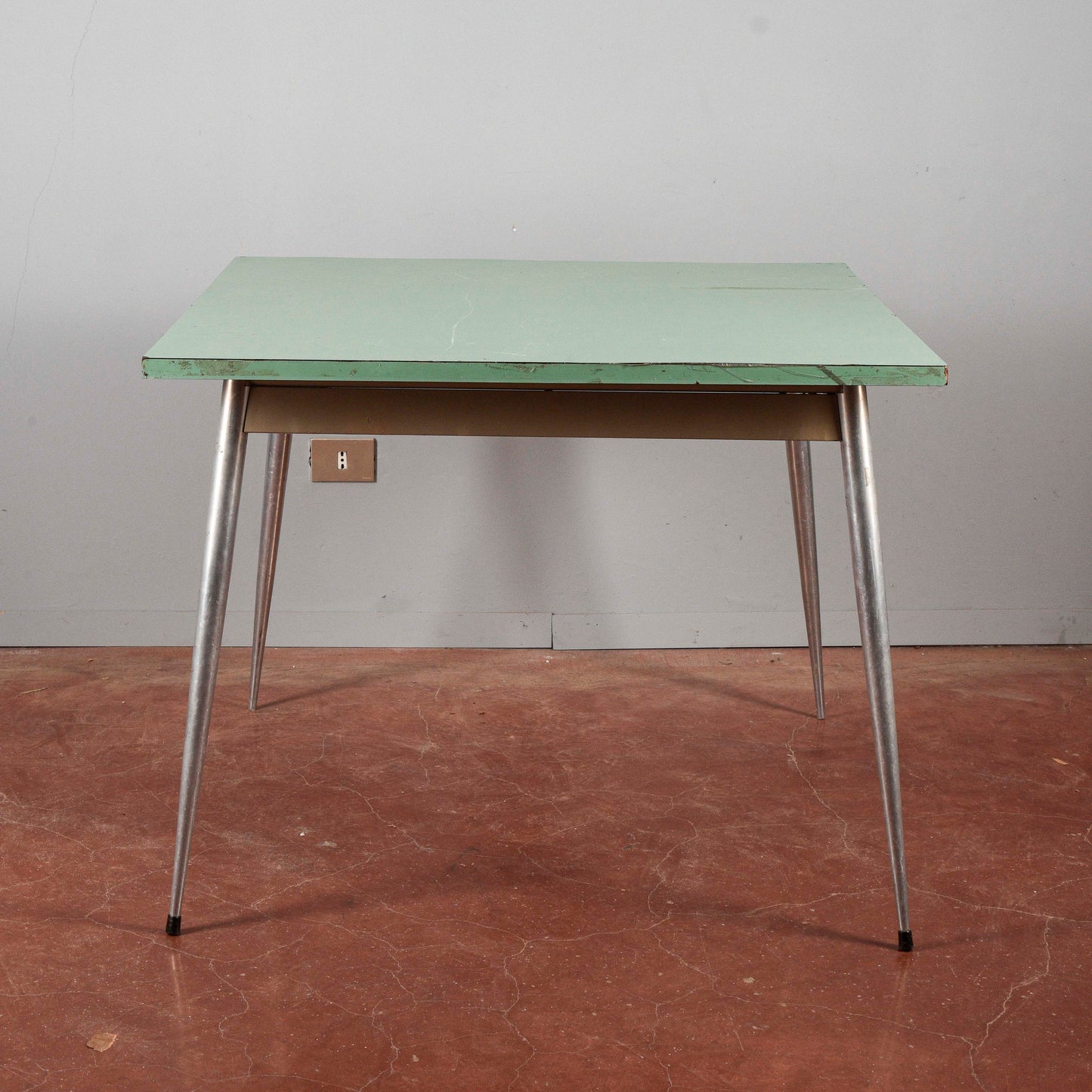 Tavolo quadrato con piano verde anni 60