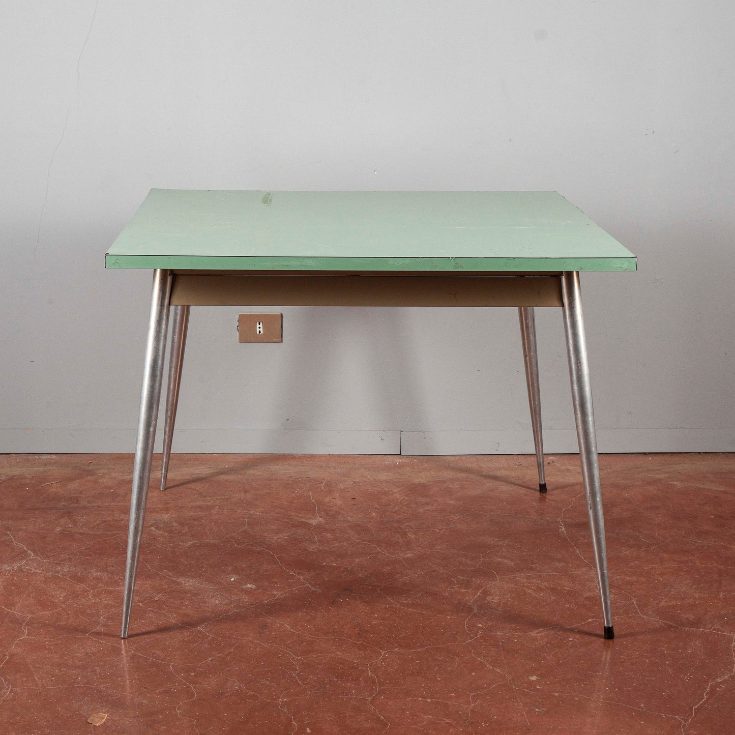 Tavolo quadrato con piano verde anni 60