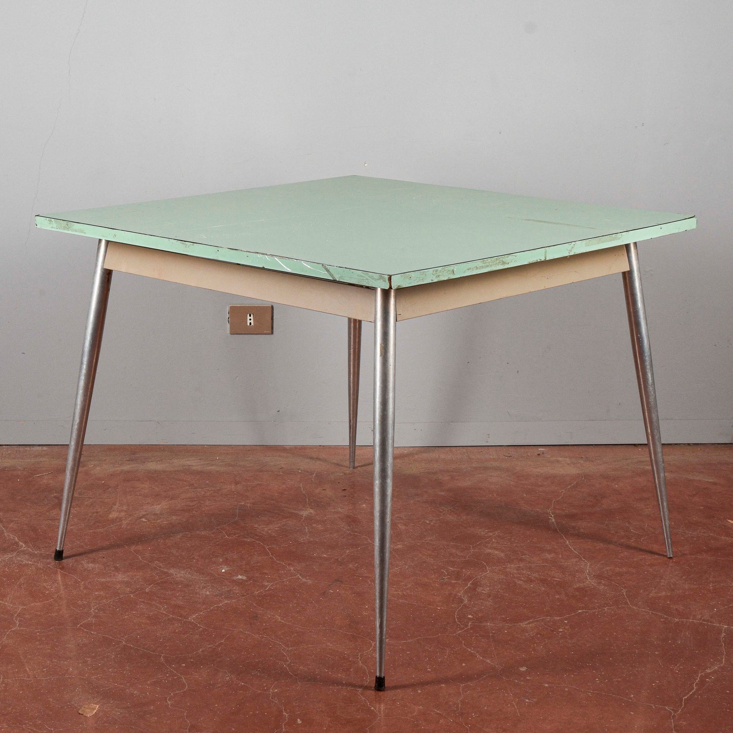 Tavolo quadrato con piano verde anni 60