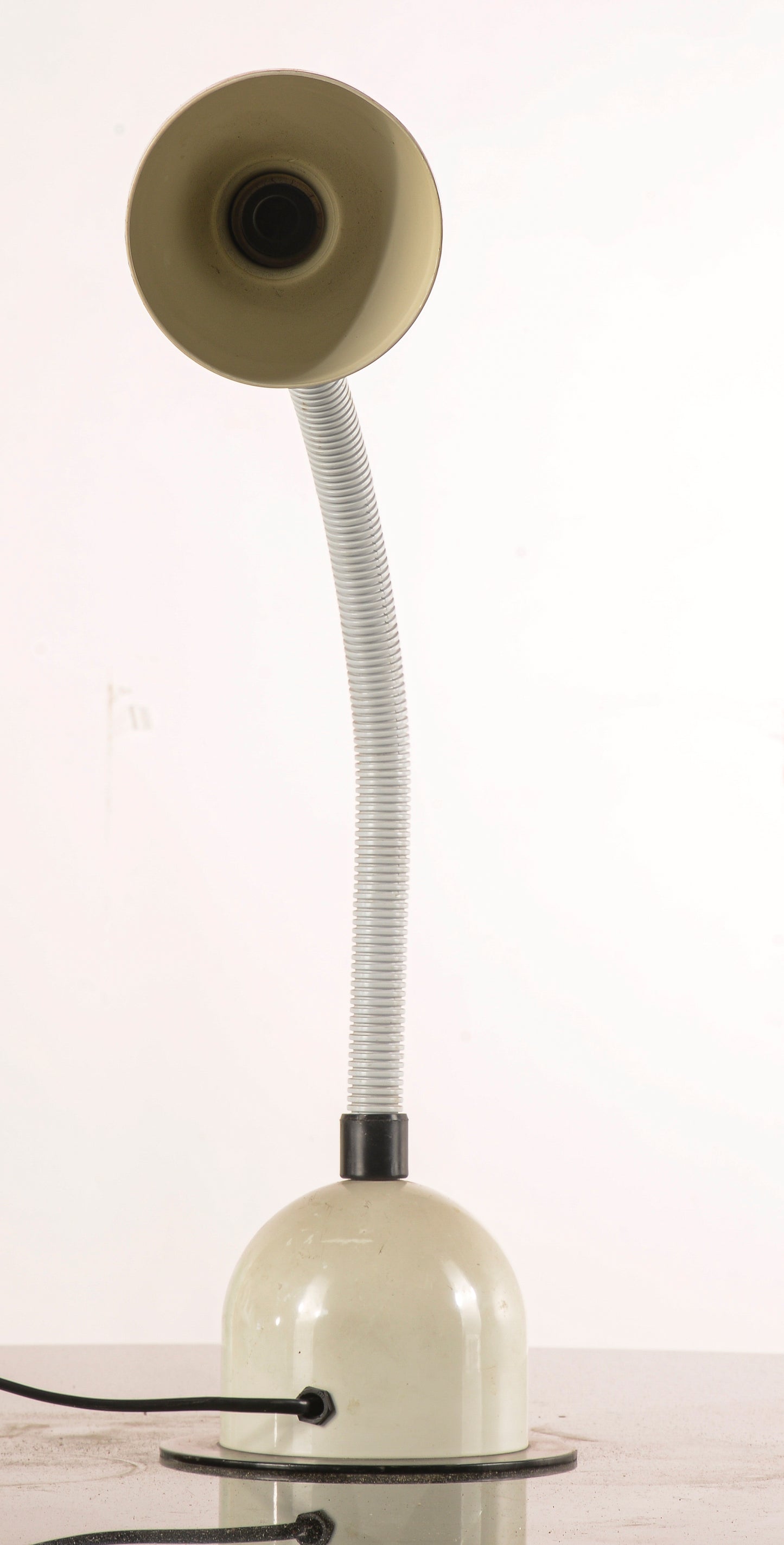 Lampada da tavolo vintage bianca, Italia, anni '80