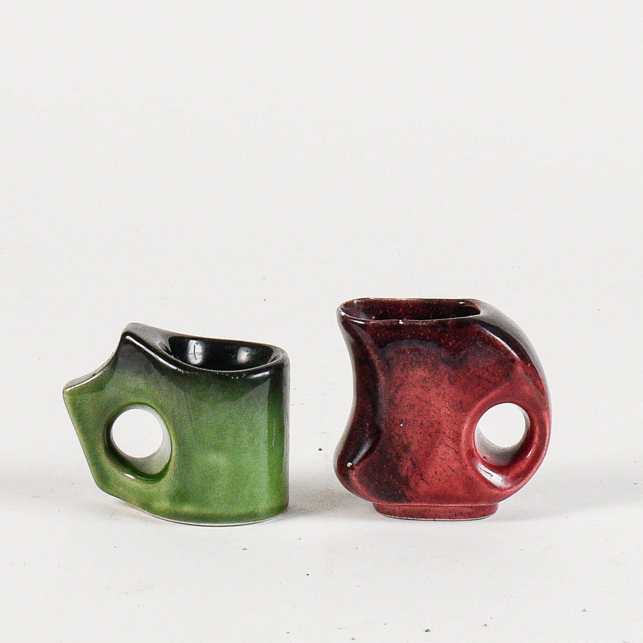 coppia di vasetti 1 verde e uno bordeaux vintage
