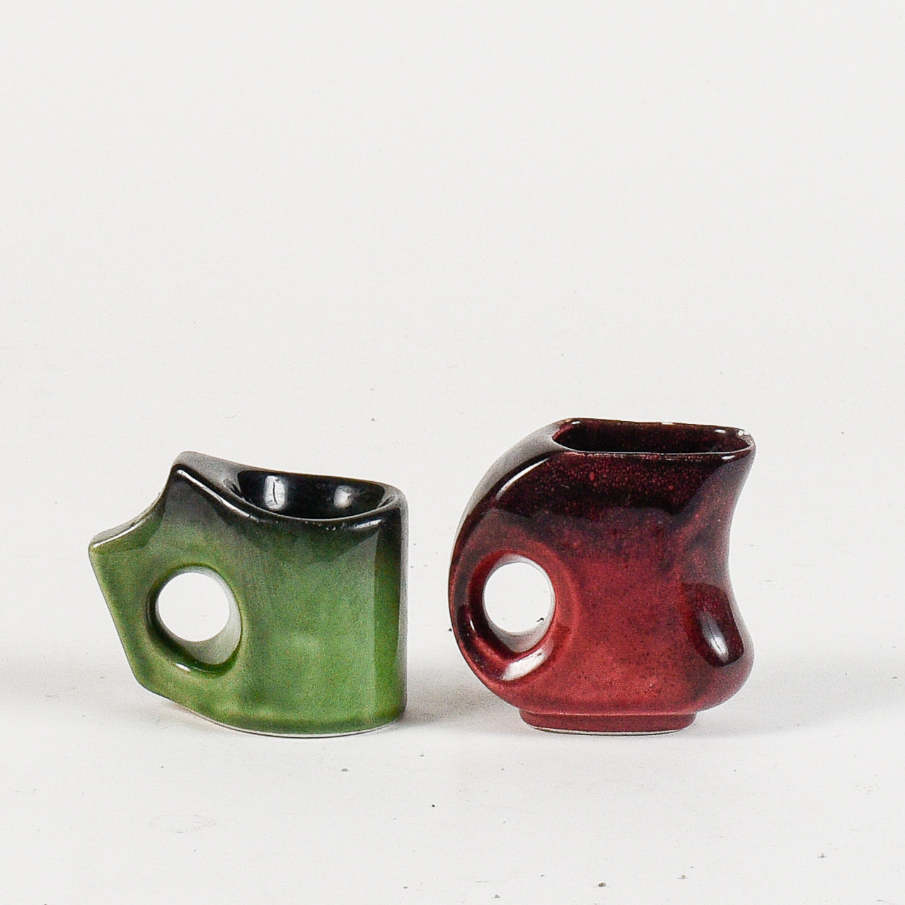 coppia di vasetti 1 verde e uno bordeaux vintage