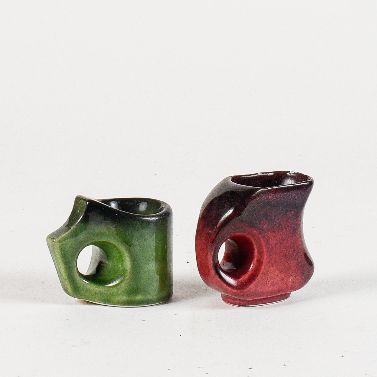 coppia di vasetti 1 verde e uno bordeaux vintage