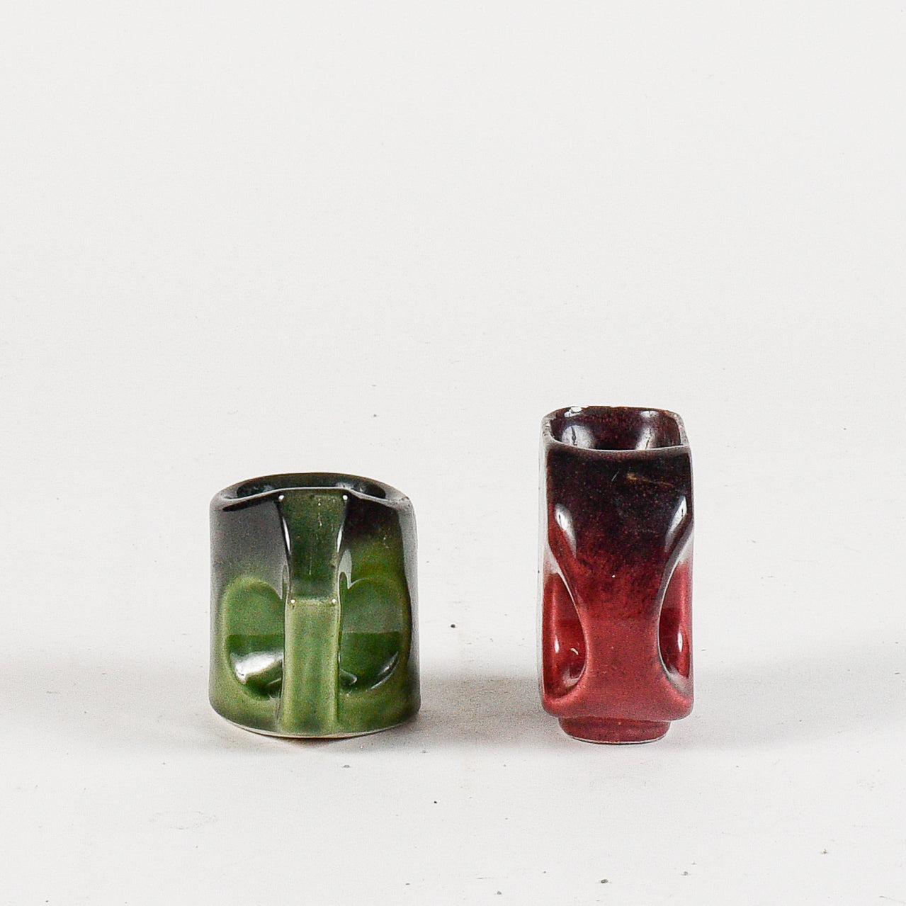coppia di vasetti 1 verde e uno bordeaux vintage