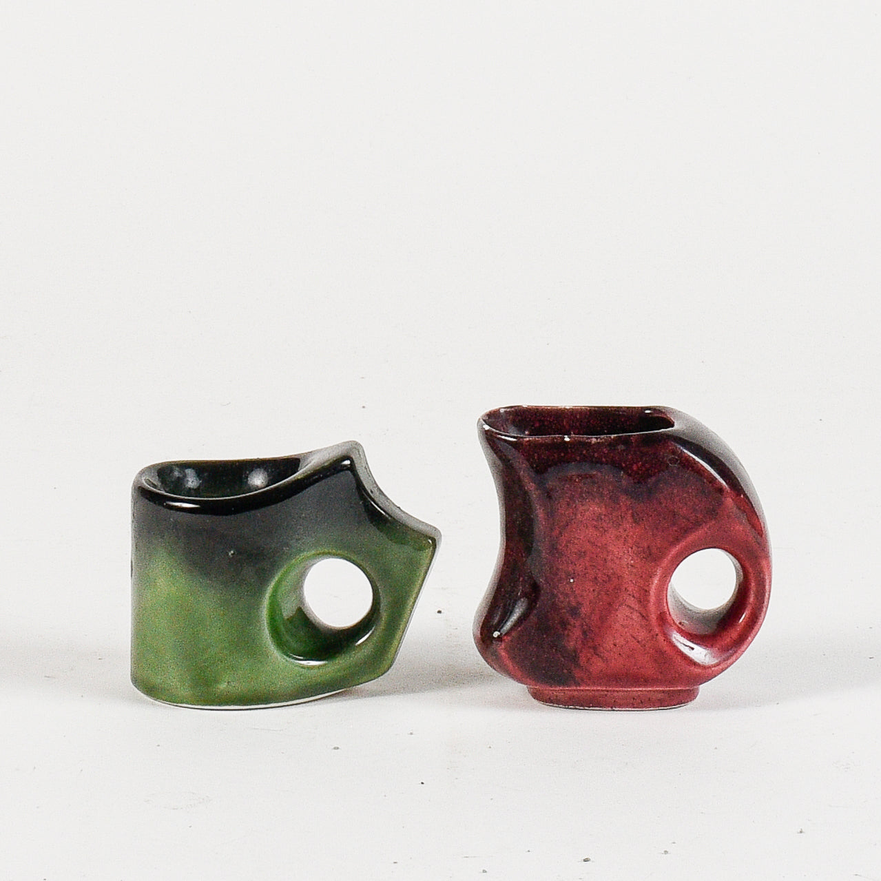 coppia di vasetti 1 verde e uno bordeaux vintage