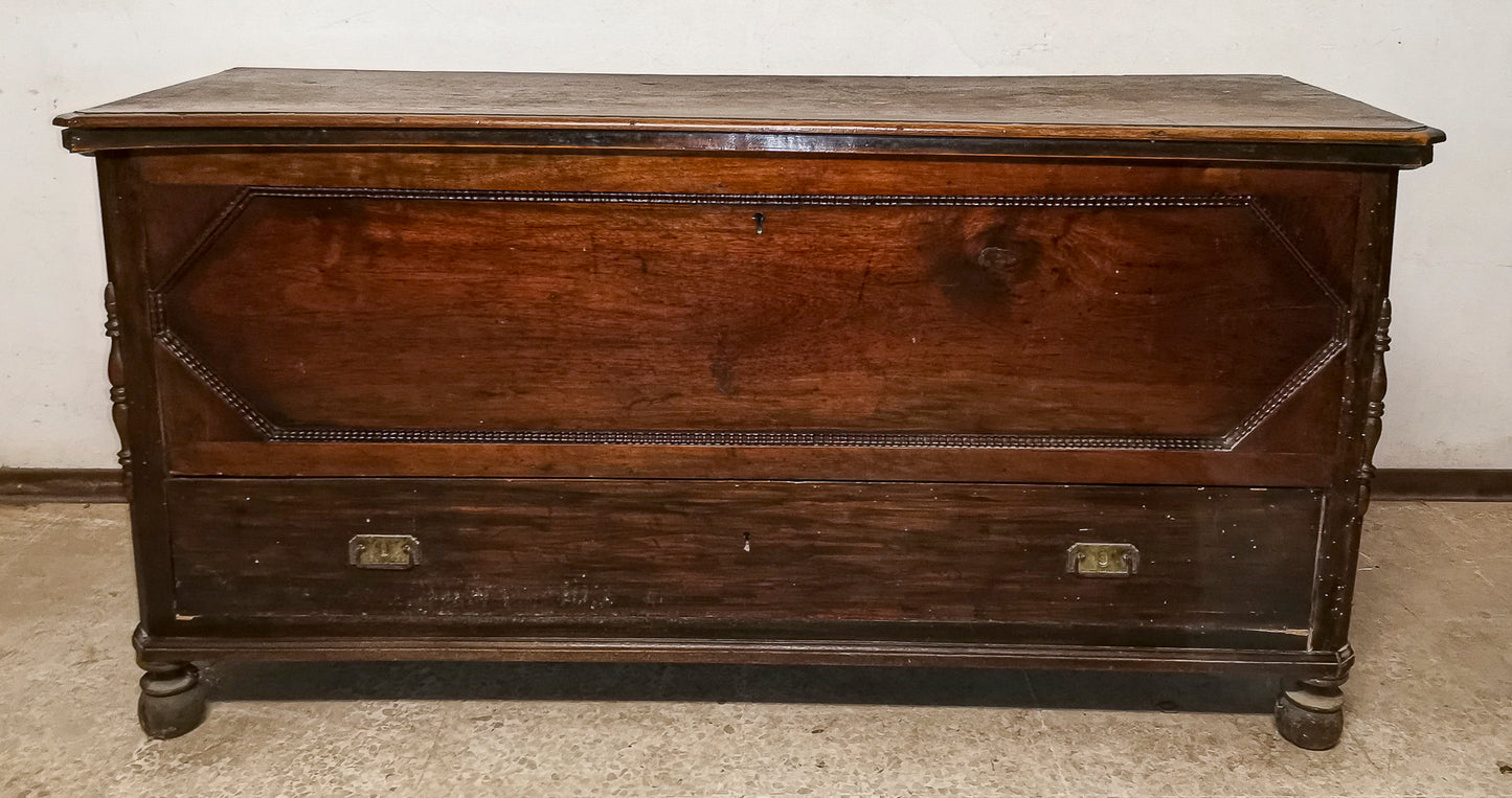 Cassacomò da corredo con un cassetto e piano a  ribalta in noce massello Italia 1860