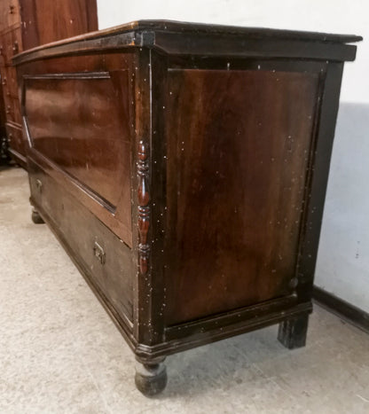 Cassacomò da corredo con un cassetto e piano a  ribalta in noce massello Italia 1860