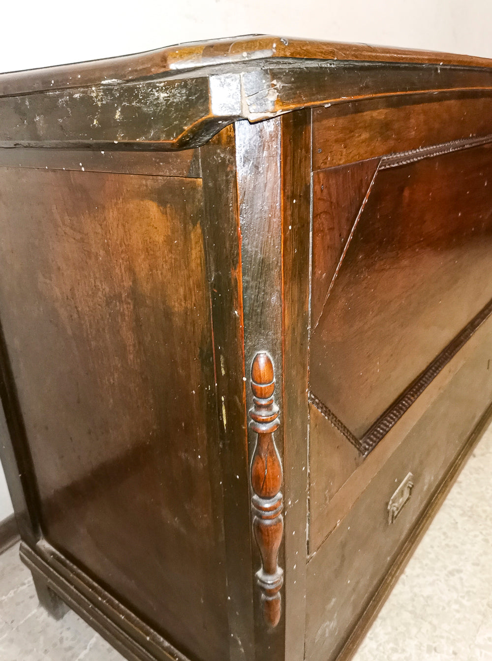 Cassacomò da corredo con un cassetto e piano a  ribalta in noce massello Italia 1860