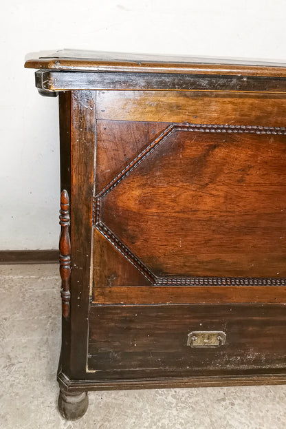 Cassacomò da corredo con un cassetto e piano a  ribalta in noce massello Italia 1860