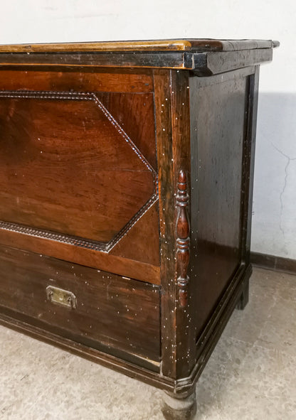 Cassacomò da corredo con un cassetto e piano a  ribalta in noce massello Italia 1860