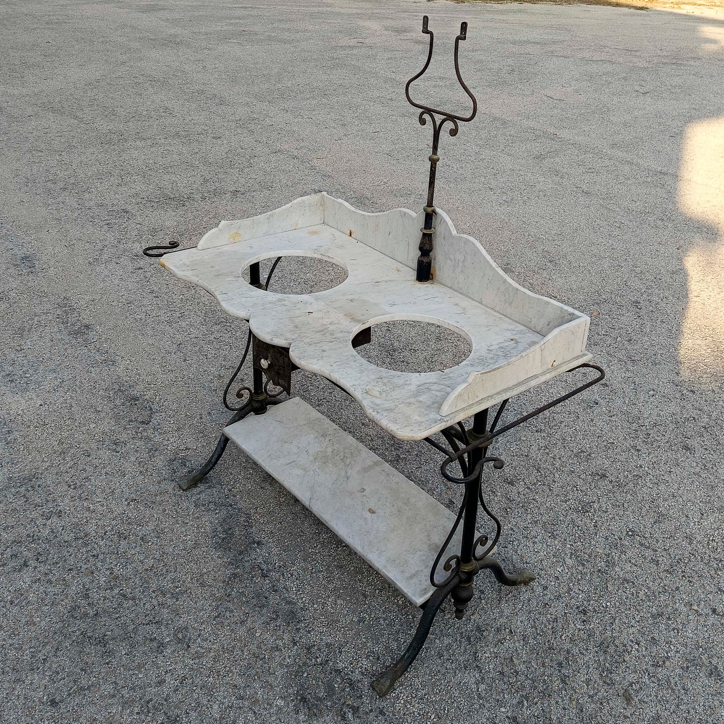 Lavabo doppio in ferro con piano marmo epoca XIX secolo