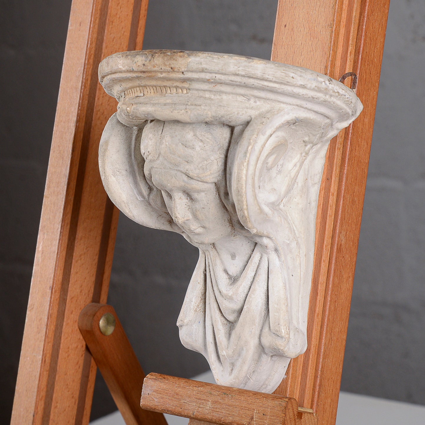 Mensolina in gesso fine XIX secolo neoclassica