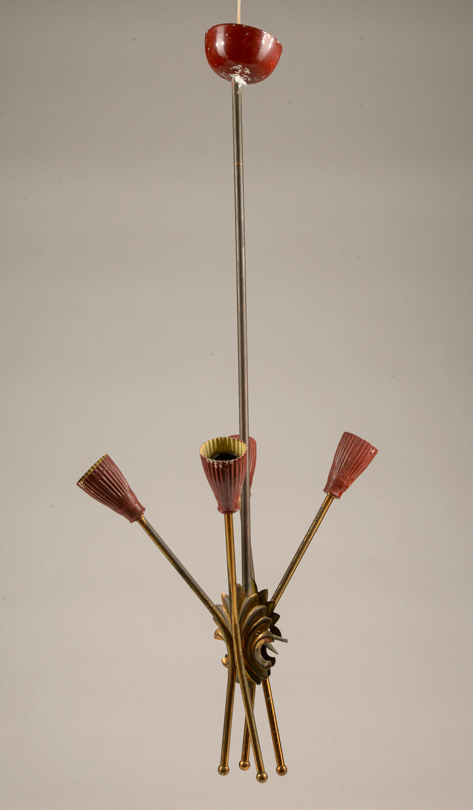 Lampadario  in metallo verniciato rosso e oro, Italia 1960