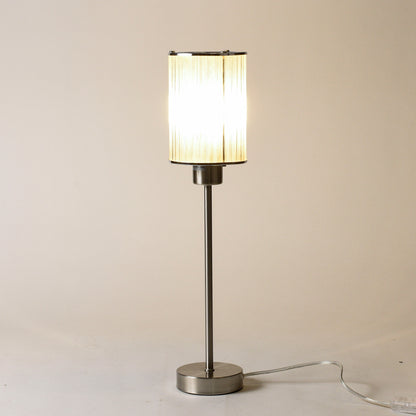 Lampada da tavolo con base in metallo spazzolato e cappa originale art deco in cannucce di vetro