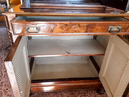 Credenza a due corpi impellicciata in noce epoca 800