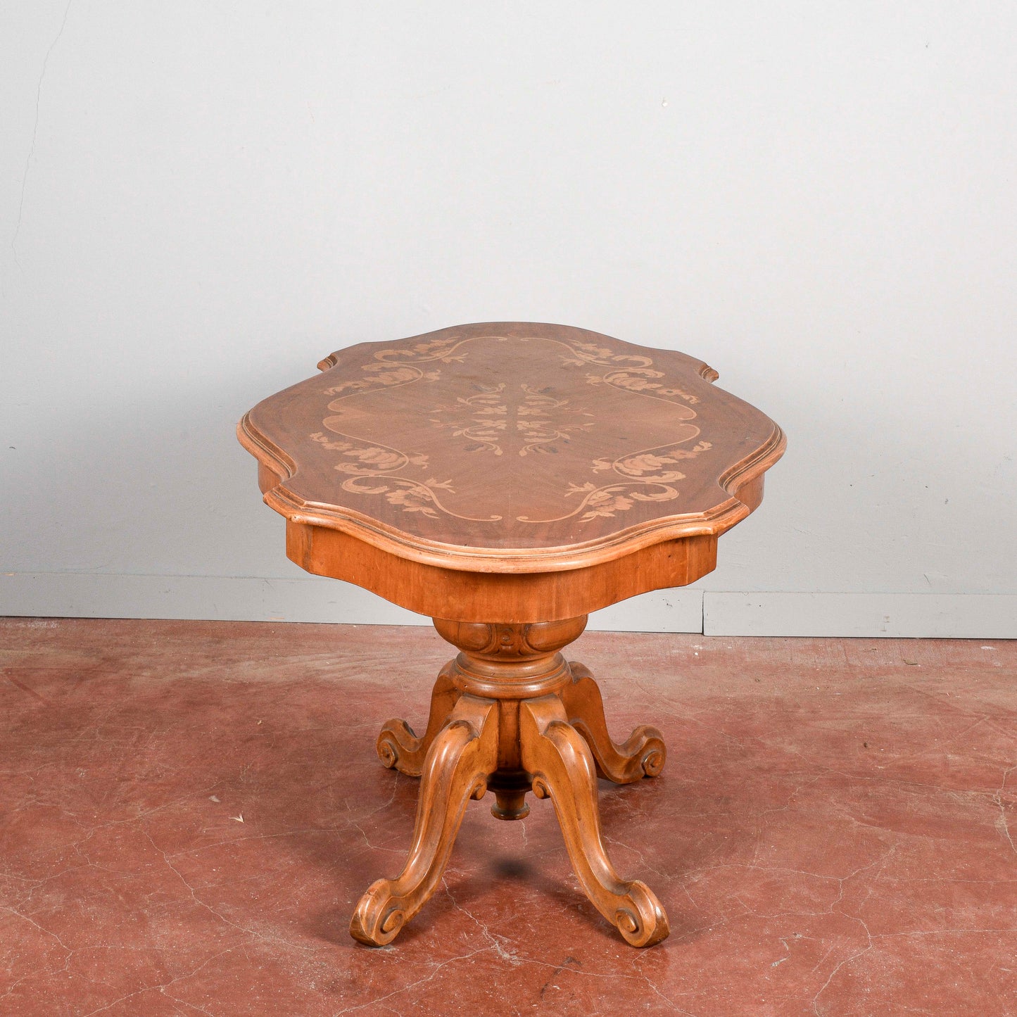 Tavolo a biscotto basso da salotto intarsiato vintage