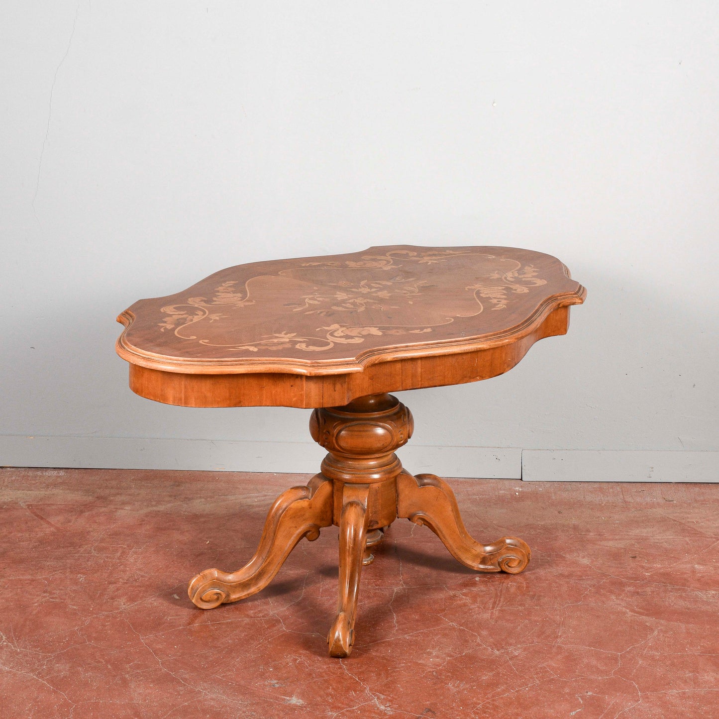 Tavolo a biscotto basso da salotto intarsiato vintage