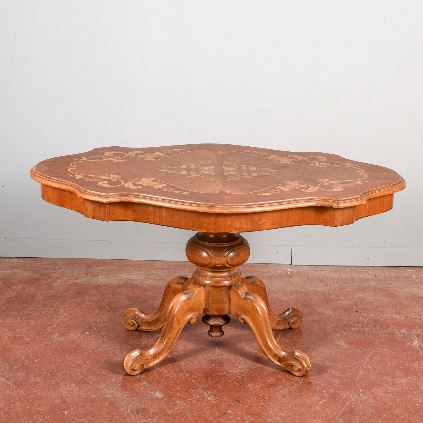 Tavolo a biscotto basso da salotto intarsiato vintage