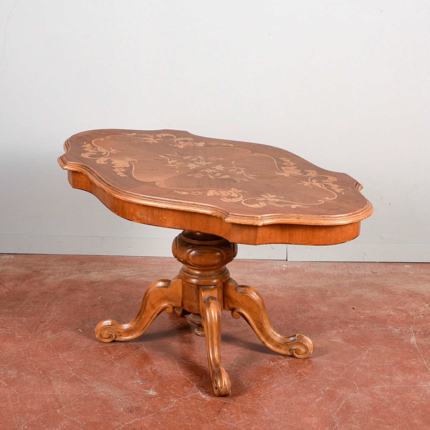 Tavolo a biscotto basso da salotto intarsiato vintage