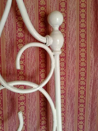 Letto in ferro dipinto bianco epoca fine XIX secolo