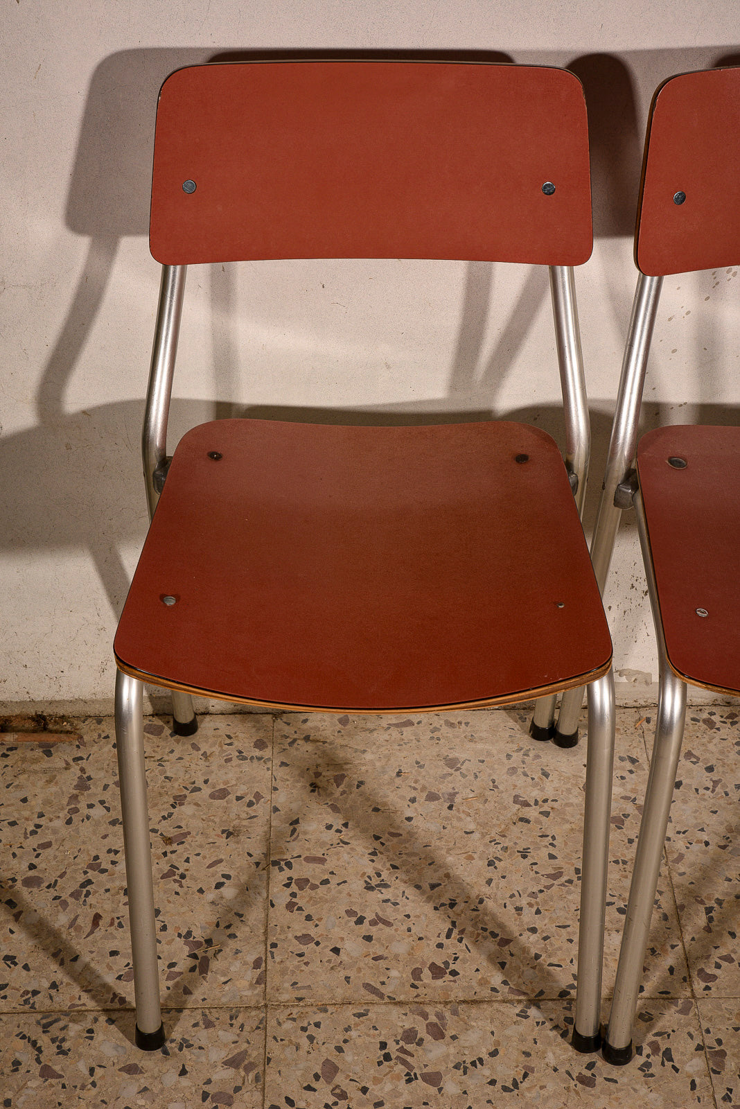 4 Sedie in alluminio e seduta in formica rosa Italia 1950