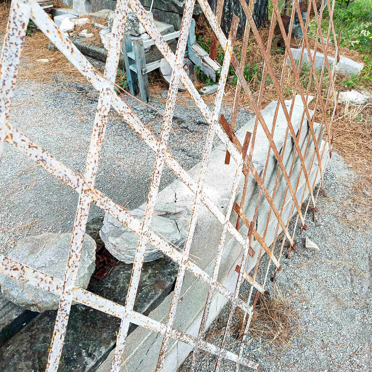 Set di grate griglie per finestre in ferro inizio XX secolo