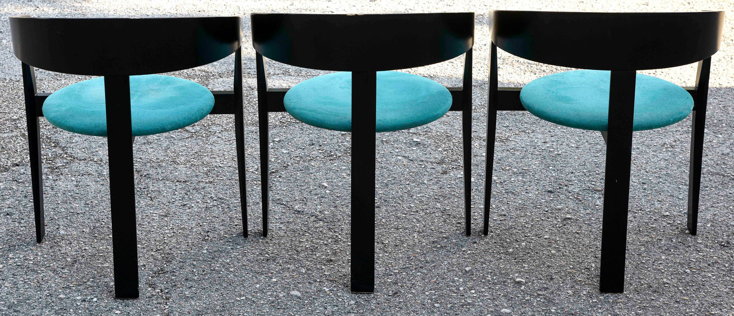 Set di tre sedie design legno e tessuto simil velluto 1980 stile Tobia Scarpa