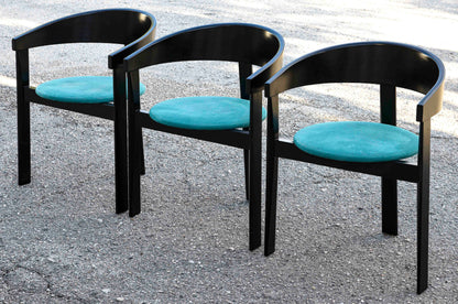 Set di tre sedie design legno e tessuto simil velluto 1980 stile Tobia Scarpa